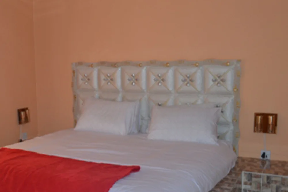 imgi_7_double-bed-room-2-2-1000x667